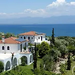 Sunrise Village Hotel 4*