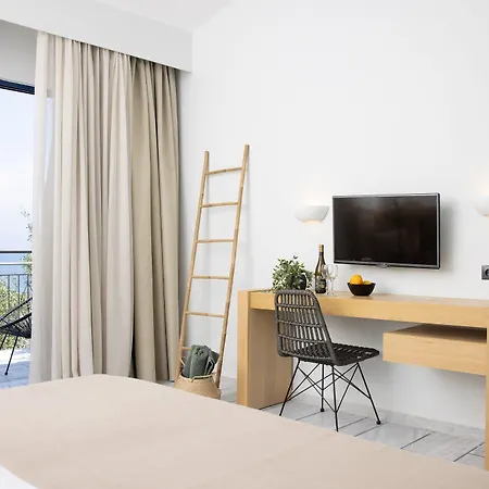 Hotel Sunrise Village 4*