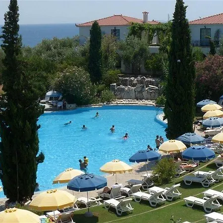 Sunrise Village 호텔 4*