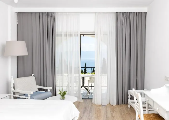 Hotel Sunrise Village 4*