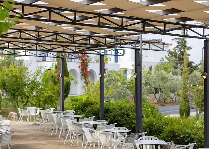 Sunrise Village Hotel 4*