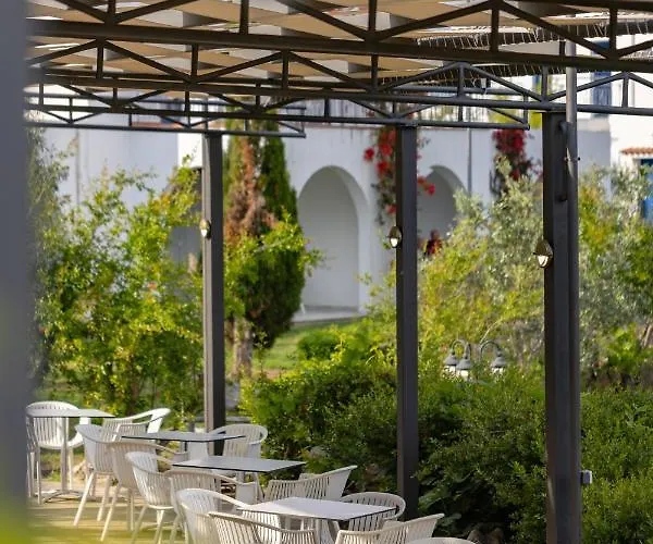 Sunrise Village Hotel 4*