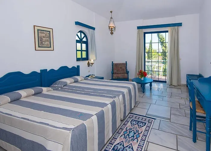 Sunrise Village Hotel 4*